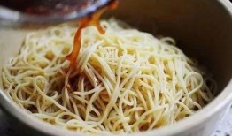 阿姨爆料面食怎么做视频,传统面食制作秘籍大公开